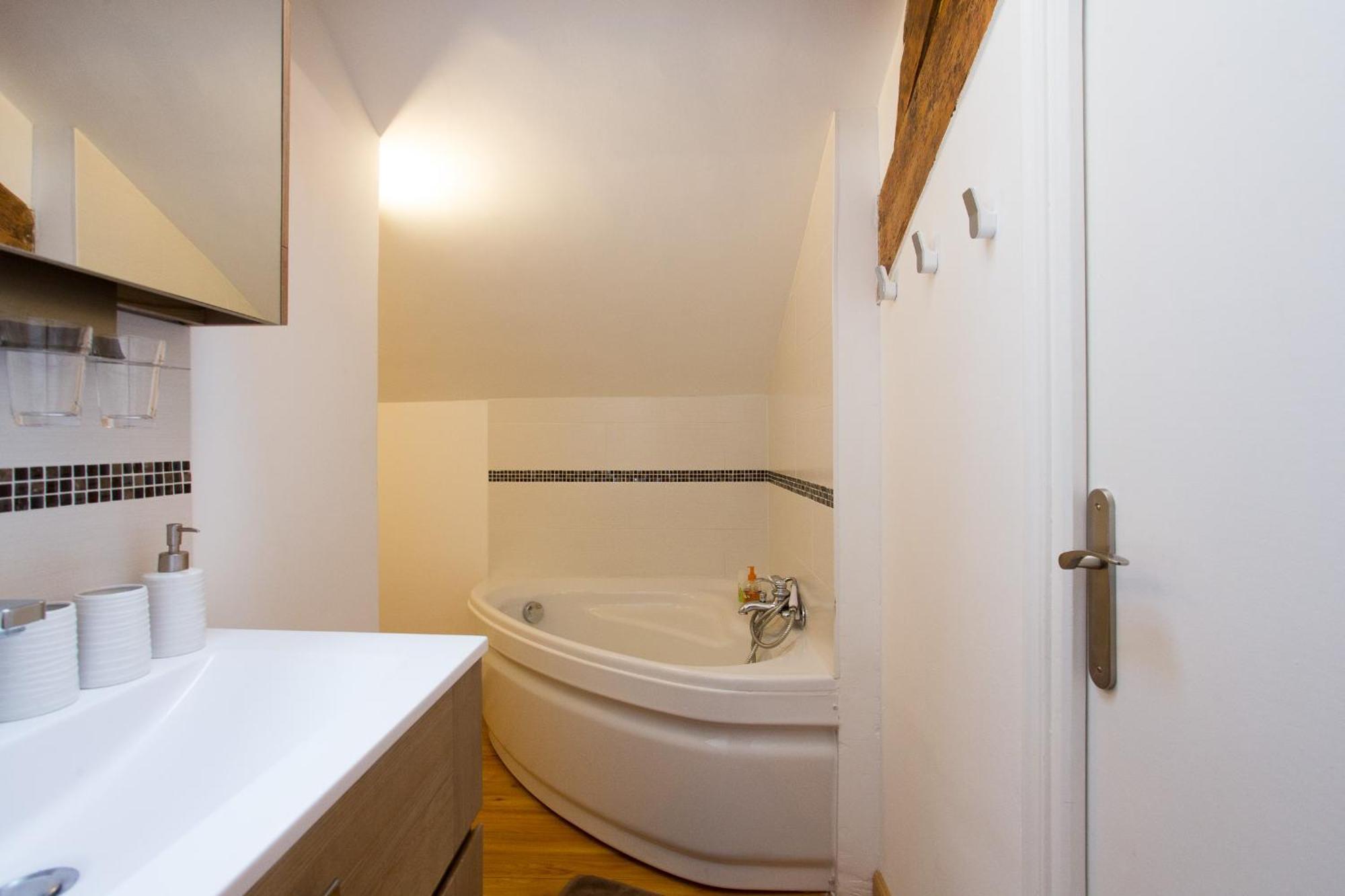 Lb Vacation Rentals I Big Loft 107M2, 10Min Walk To Palais Des Festivals Cannes Exteriör bild